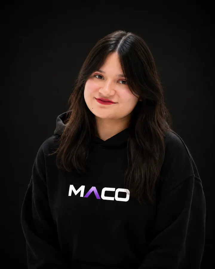 Elena, Diseñadora Creativa en MACO